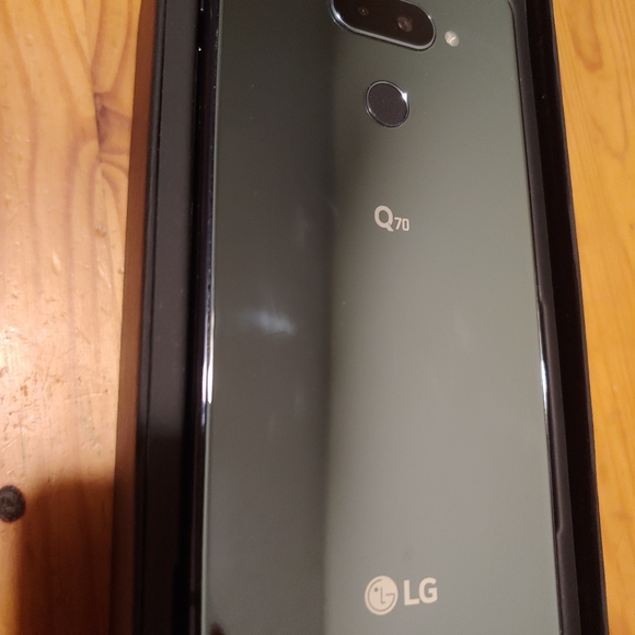 Unlocked Lg think Q 6.4" display 4 GB Ram 64 storg - Picture 3 of 3